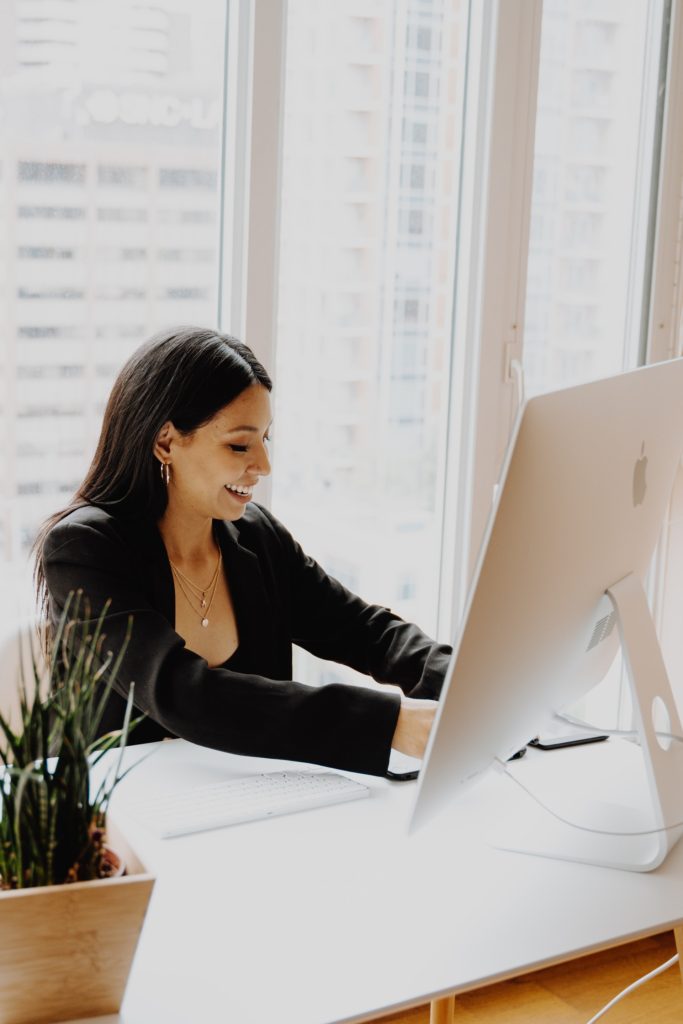 women entrepreneur in office